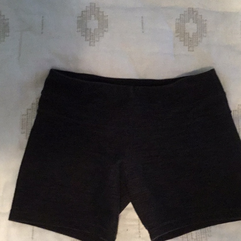 Lululemon gray charcoal spandex shorts size 4